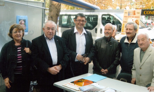 2009 : au Forum des Associations. De gauche à droite Anick et Maurice Sicart, Jérôme Coumet maire du 13e, Jean-Marie Montagne, Claude Cassa et Pierre Boisrenoult président du Comité 13e.